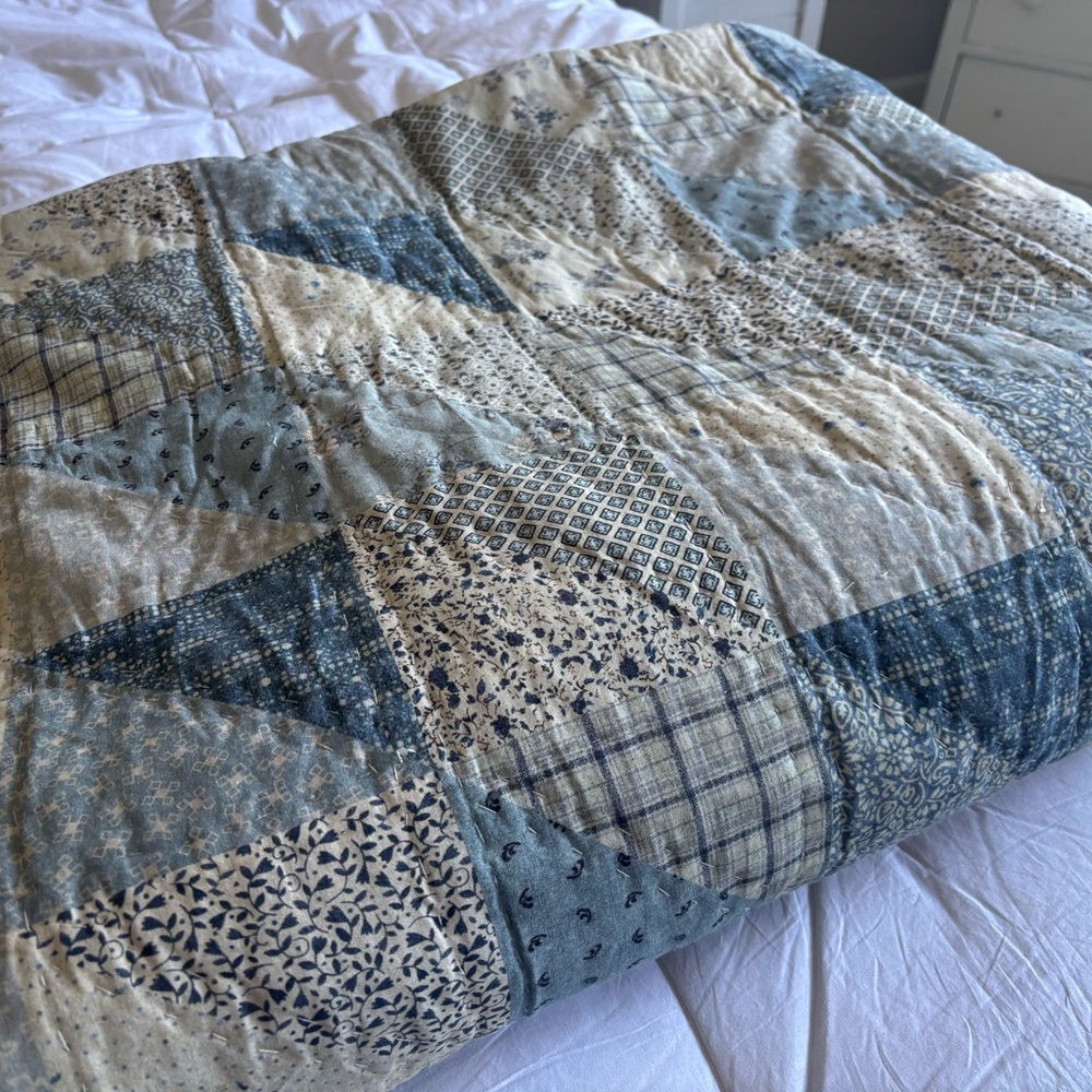 Pottery Barn Blue and Cream Quilt